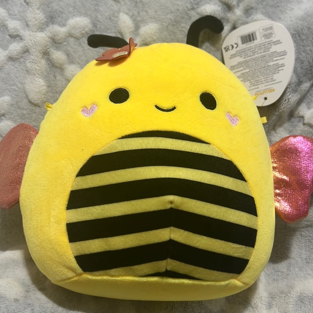 Squishmellow Valentine’s Day bumblebee
